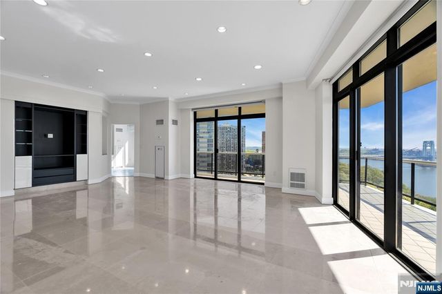 1512 Palisade Avenue 20H, Fort Lee, NJ 07024