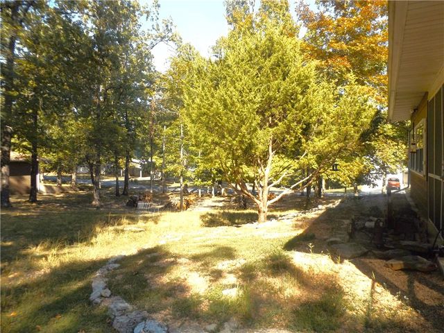 1602 Lakeshore Road, Bull Shoals, AR 72619