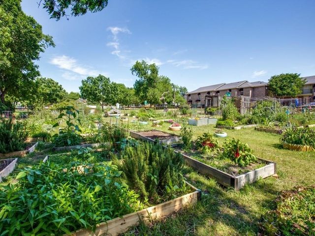 1605 5th Avenue 3, Fort Worth, TX 76104