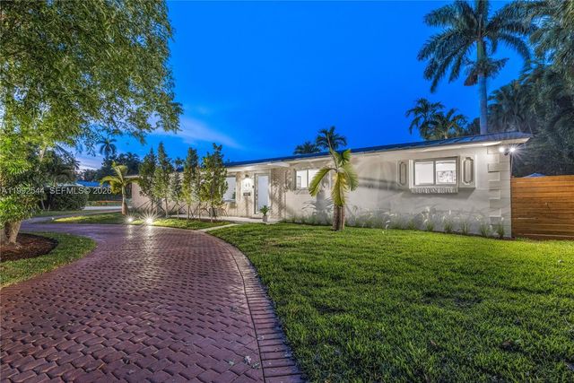 615 NE 115th St, Biscayne Park, FL 33161