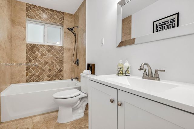 615 NE 115th St, Biscayne Park, FL 33161