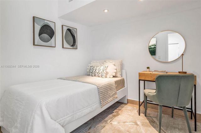 615 NE 115th St, Biscayne Park, FL 33161