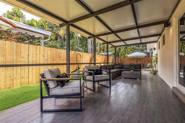 615 NE 115th St, Biscayne Park, FL 33161