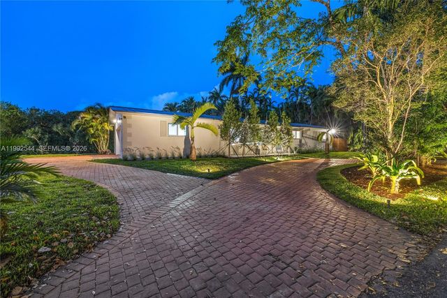 615 NE 115th St, Biscayne Park, FL 33161