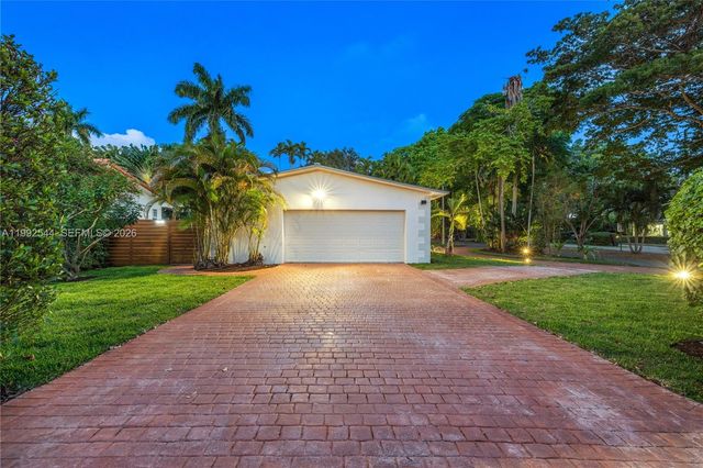 615 NE 115th St, Biscayne Park, FL 33161