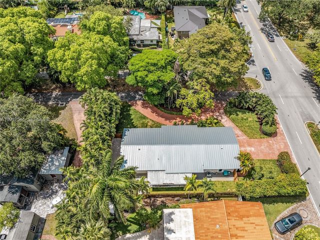 615 NE 115th St, Biscayne Park, FL 33161