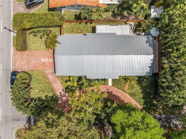 615 NE 115th St, Biscayne Park, FL 33161