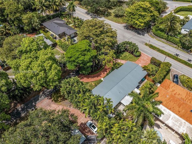 615 NE 115th St, Biscayne Park, FL 33161