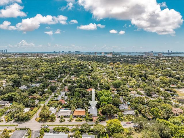 615 NE 115th St, Biscayne Park, FL 33161