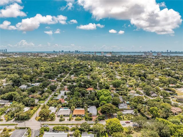 615 NE 115th St, Biscayne Park, FL 33161