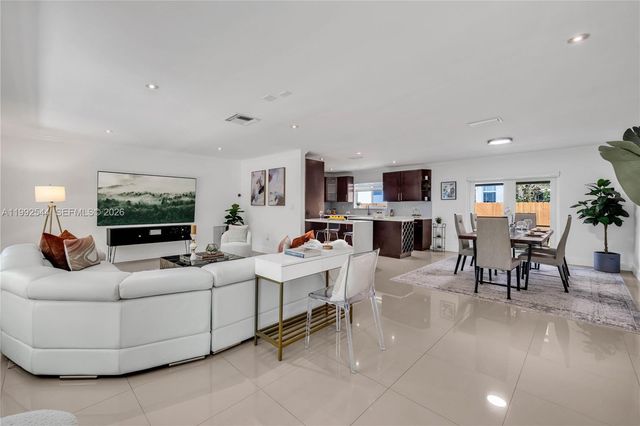 615 NE 115th St, Biscayne Park, FL 33161