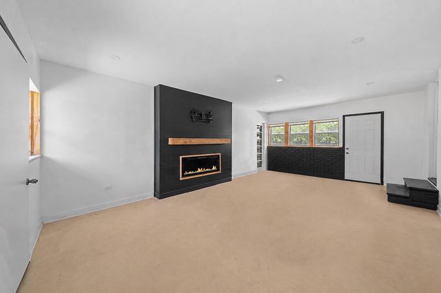 1010 Suzy Street, Lake Holiday, IL 60548