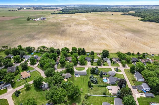 1010 Suzy Street, Lake Holiday, IL 60548
