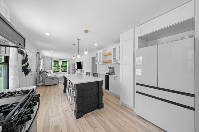 1010 Suzy Street, Lake Holiday, IL 60548