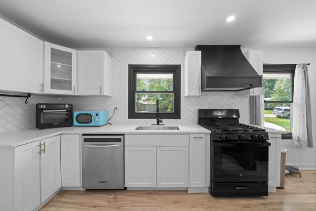 1010 Suzy Street, Lake Holiday, IL 60548