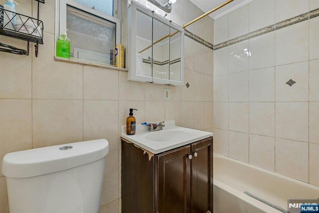 8804 3rd Avenue, North Bergen, NJ 07047