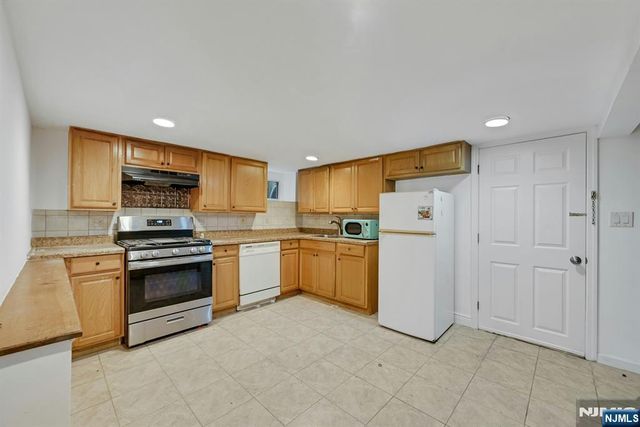 8804 3rd Avenue, North Bergen, NJ 07047