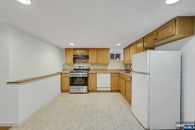 8804 3rd Avenue, North Bergen, NJ 07047