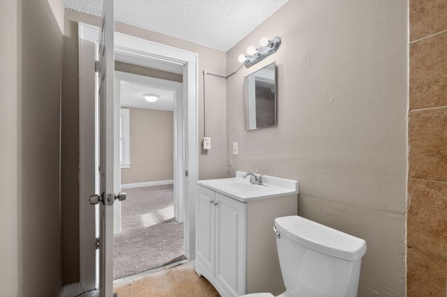 663 Racine Avenue, Columbus, OH 43204