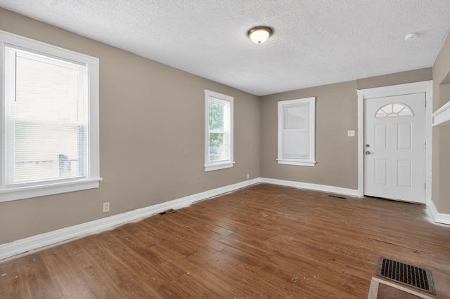 663 Racine Avenue, Columbus, OH 43204