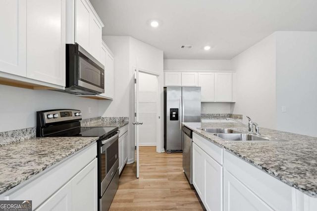 5260 Barberry Avenue, Oakwood, GA 30566
