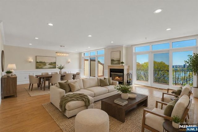 25 Victoria Place, Fort Lee, NJ 07024