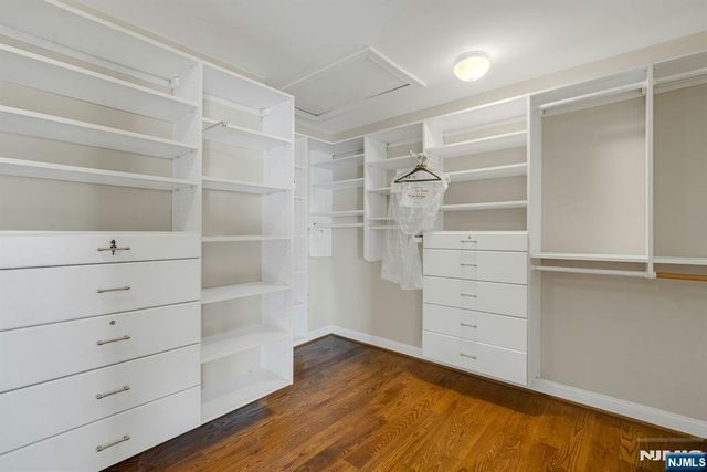 25 Victoria Place, Fort Lee, NJ 07024