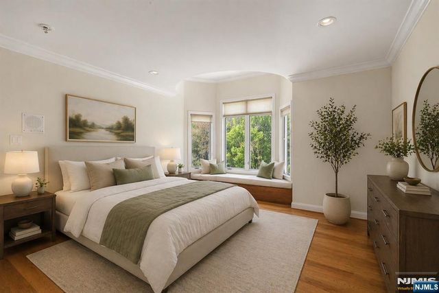 25 Victoria Place, Fort Lee, NJ 07024