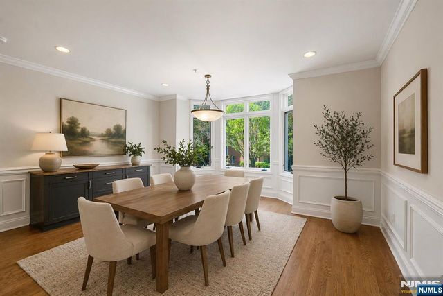 25 Victoria Place, Fort Lee, NJ 07024