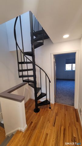 6 Comstock Trail 6, Brookfield, CT 06804