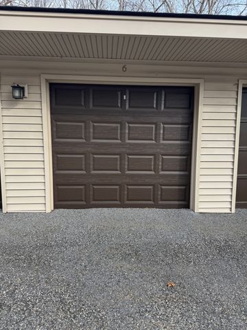 6 Comstock Trail 6, Brookfield, CT 06804