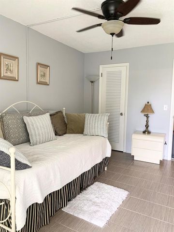 96 Hastings F, West Palm Beach, FL 33417