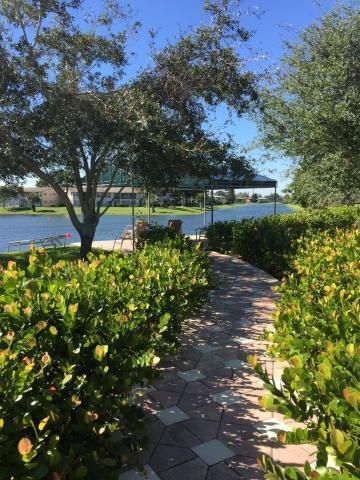 96 Hastings F, West Palm Beach, FL 33417