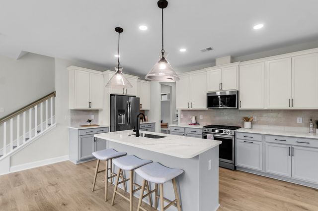 671 Conifer Drive, Spring Hill, TN 37174