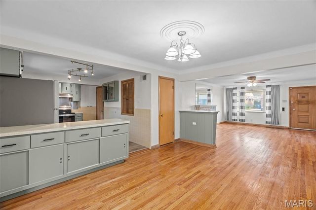 9213 Ranch Meadows Drive, St Louis, MO 63136