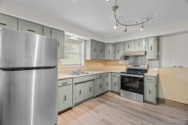 9213 Ranch Meadows Drive, St Louis, MO 63136