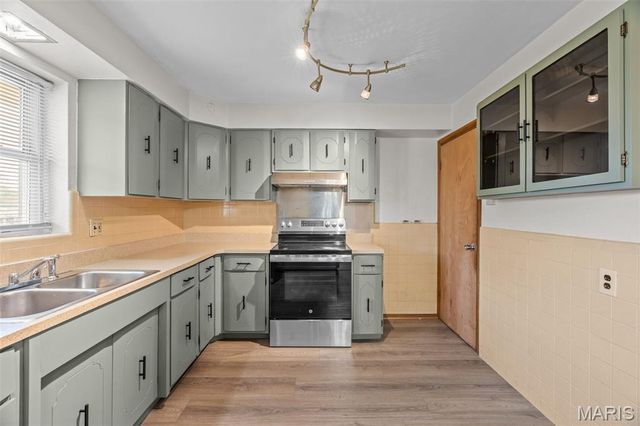 9213 Ranch Meadows Drive, St Louis, MO 63136