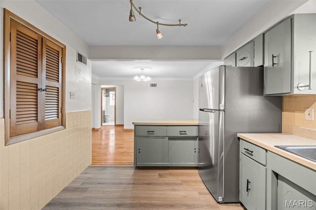 9213 Ranch Meadows Drive, St Louis, MO 63136