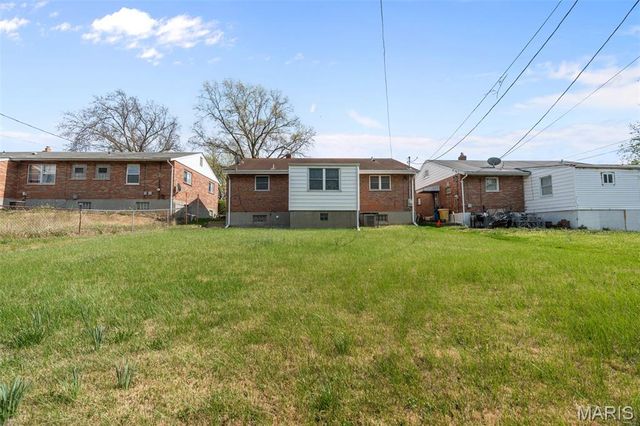 9213 Ranch Meadows Drive, St Louis, MO 63136