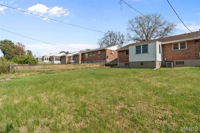9213 Ranch Meadows Drive, St Louis, MO 63136