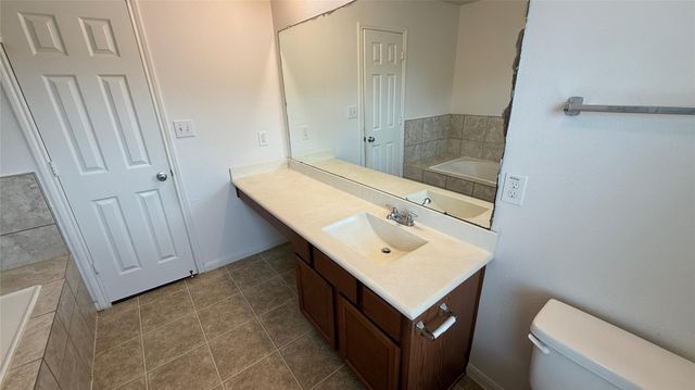 7346 Autumn Sun Drive, Houston, TX 77083