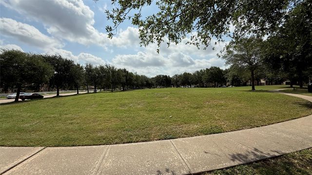 7346 Autumn Sun Drive, Houston, TX 77083