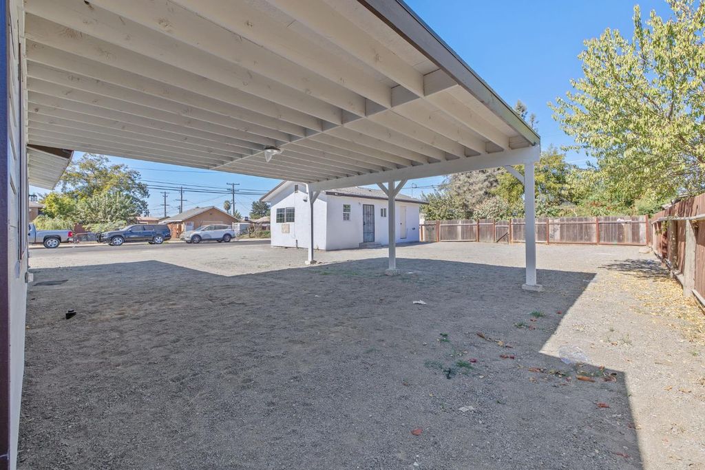 Image 22 of property listing at 1950 Van Horn Street, Selma, CA 93662