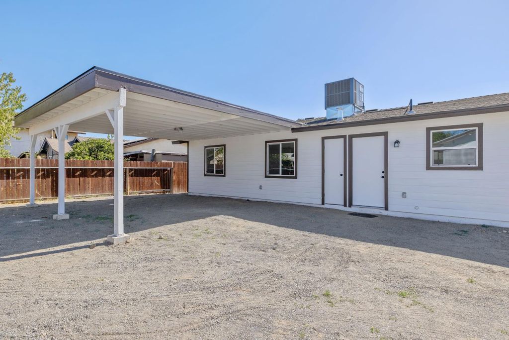 Image 23 of property listing at 1950 Van Horn Street, Selma, CA 93662