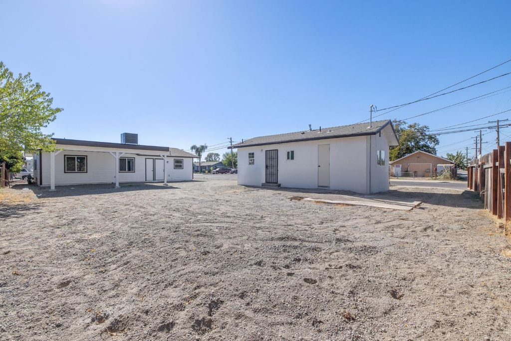 Image 27 of property listing at 1950 Van Horn Street, Selma, CA 93662