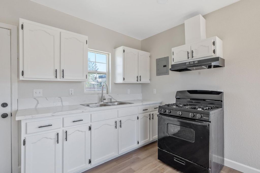 Image 34 of property listing at 1950 Van Horn Street, Selma, CA 93662