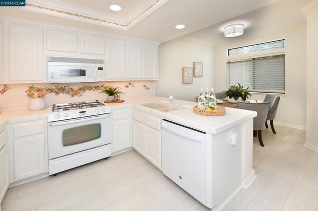 5201 Terra Granada Dr 3A, Walnut Creek, CA 94595