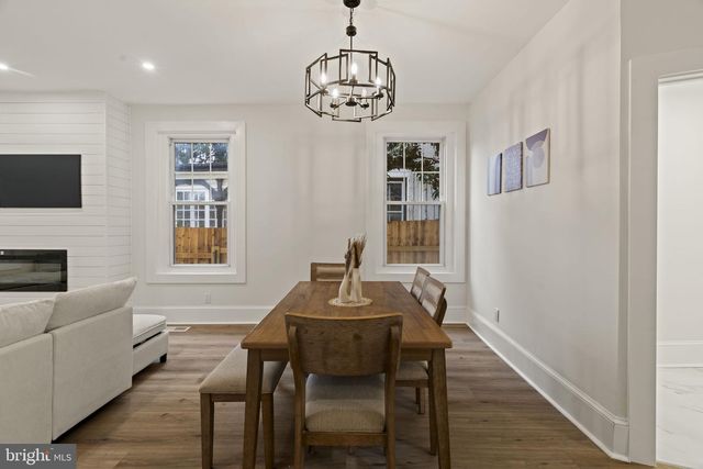 147 W HARVEY ST, Philadelphia, PA 19144