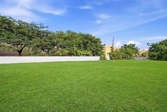 1800 N Sherman Circle, Miramar, FL 33025