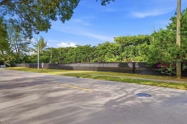 1800 N Sherman Circle, Miramar, FL 33025